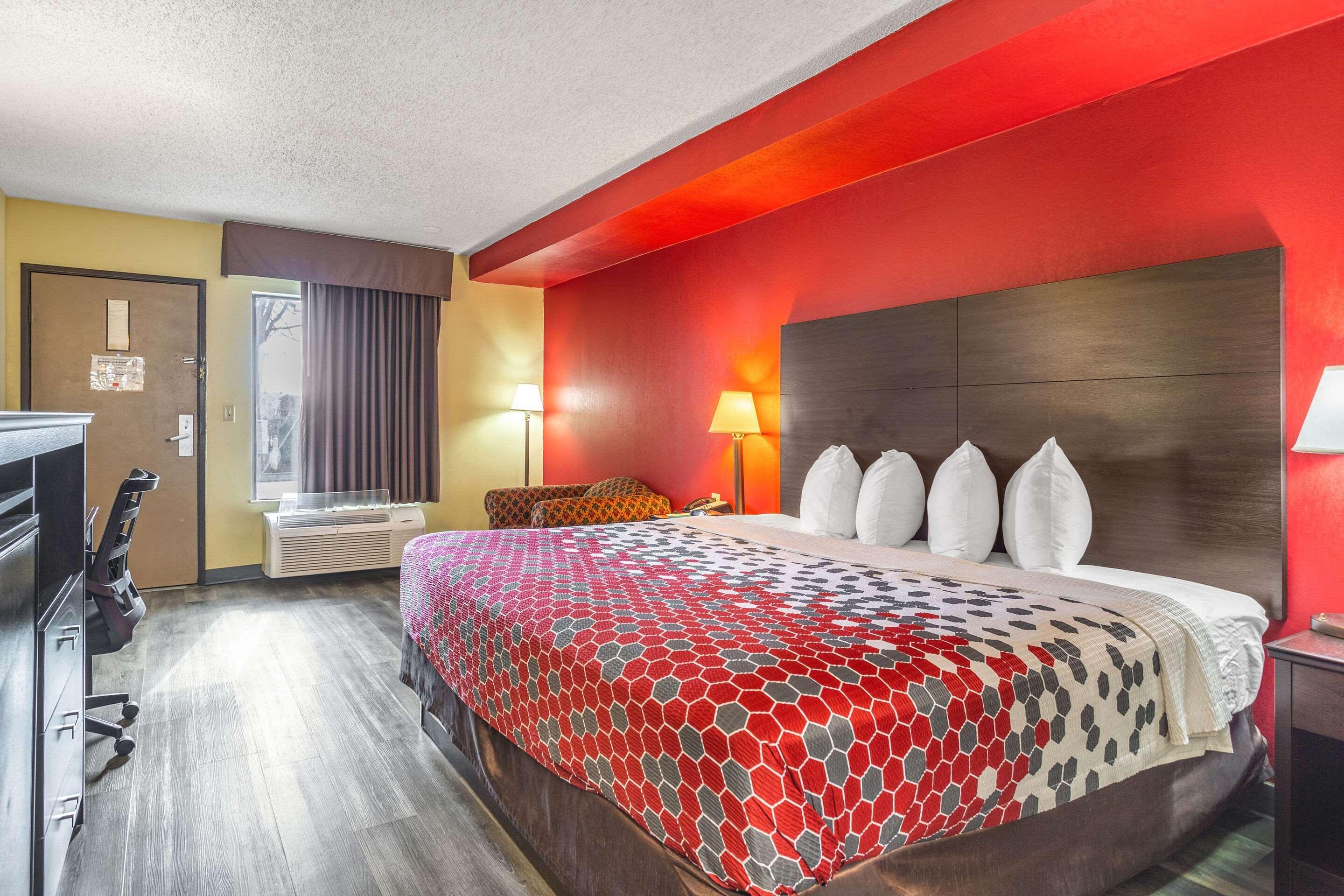 Econo Lodge & Suites Кларксвілл Екстер'єр фото