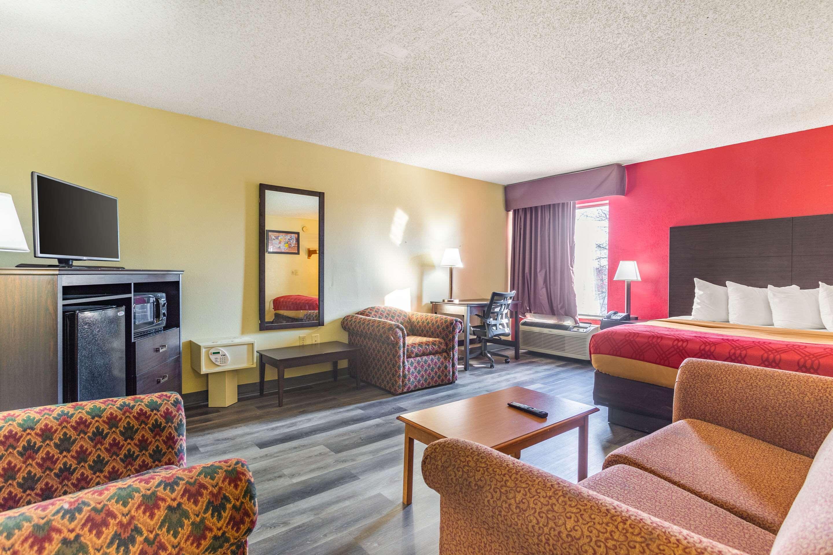 Econo Lodge & Suites Кларксвілл Екстер'єр фото