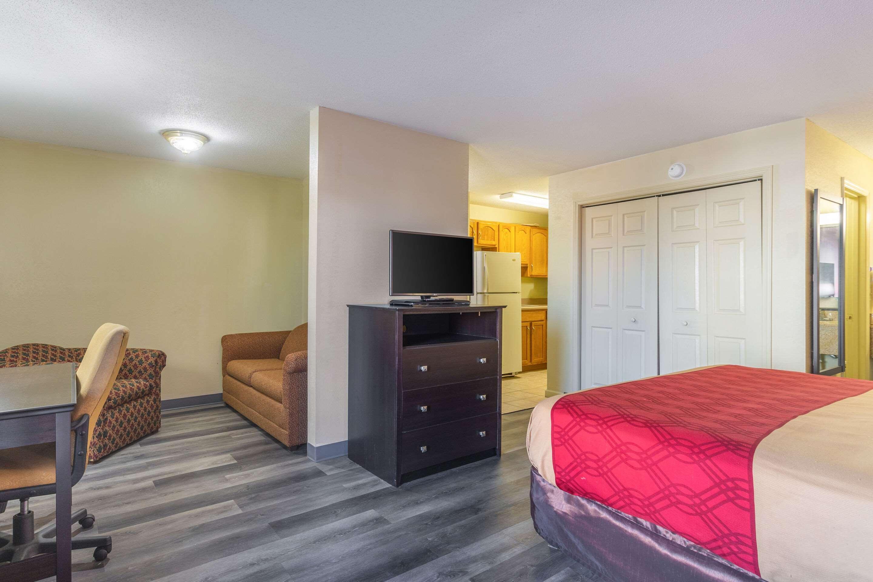 Econo Lodge & Suites Кларксвілл Екстер'єр фото