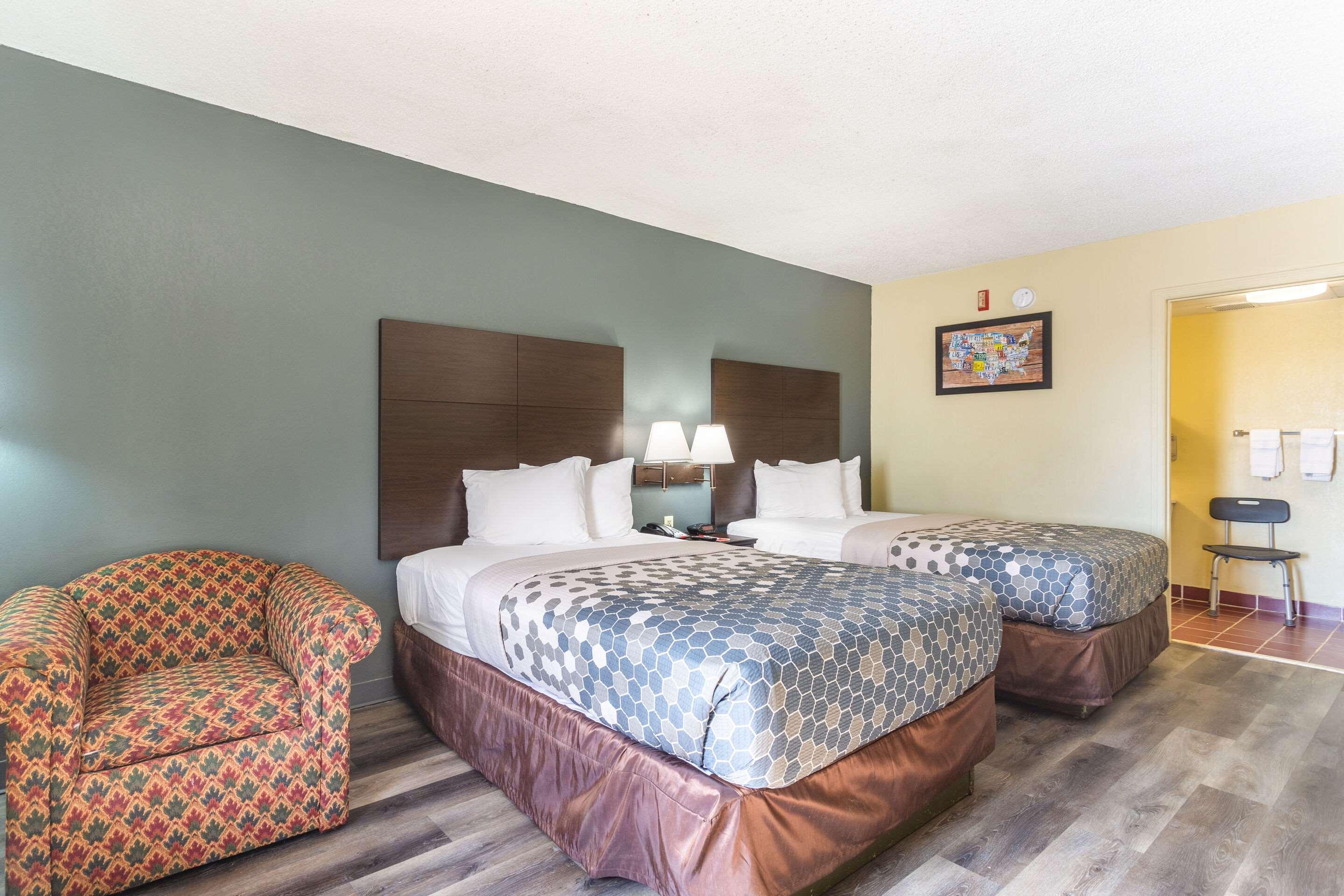 Econo Lodge & Suites Кларксвілл Екстер'єр фото