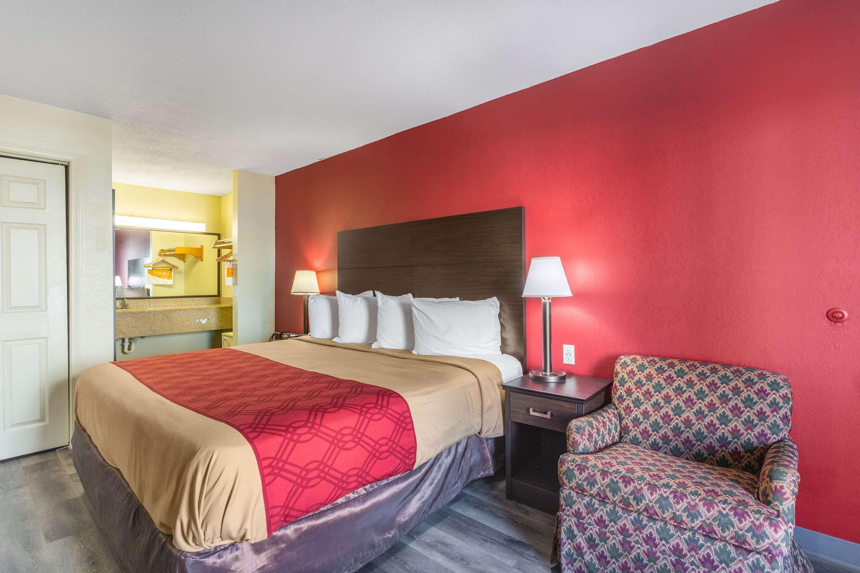 Econo Lodge & Suites Кларксвілл Екстер'єр фото