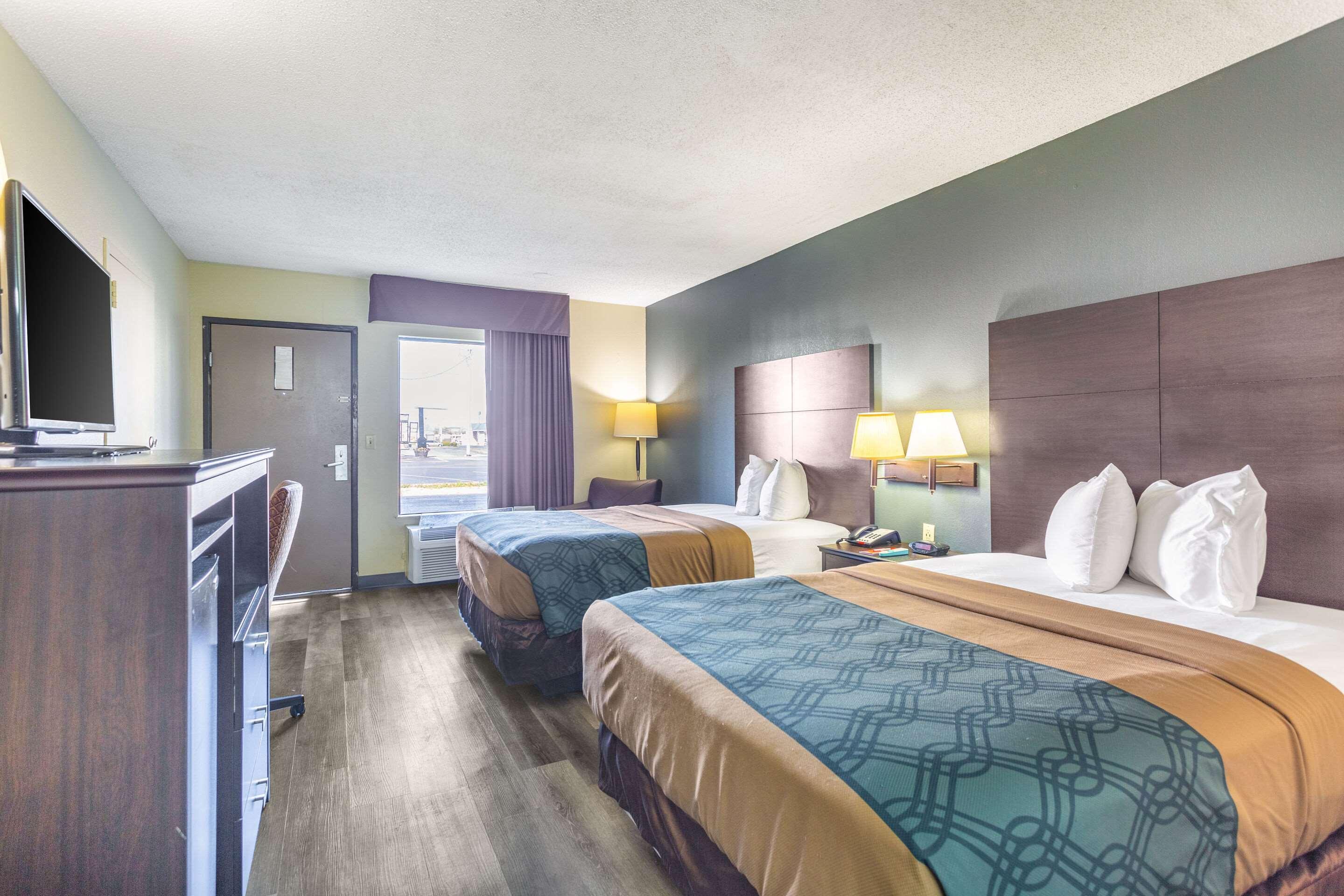 Econo Lodge & Suites Кларксвілл Екстер'єр фото