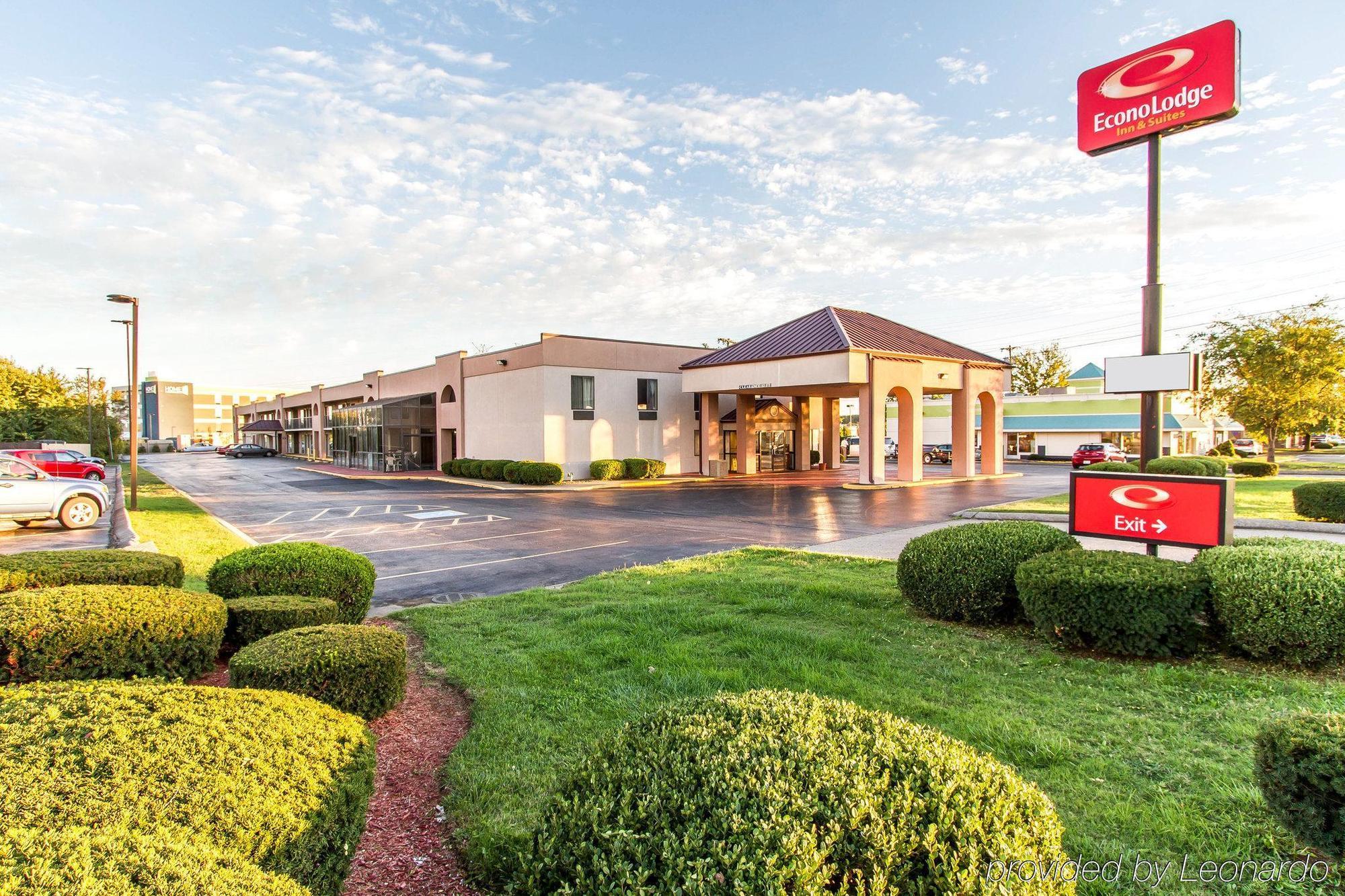 Econo Lodge & Suites Кларксвілл Екстер'єр фото
