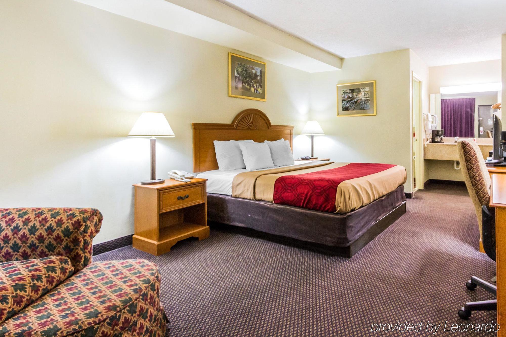 Econo Lodge & Suites Кларксвілл Екстер'єр фото